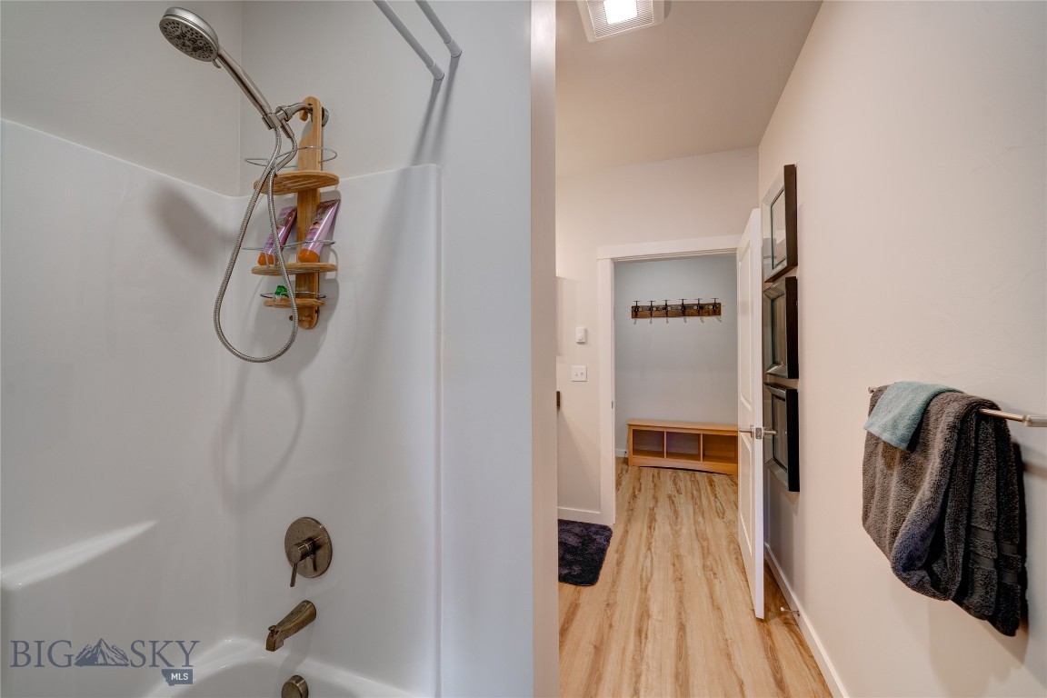 2222B Willow Drive 44