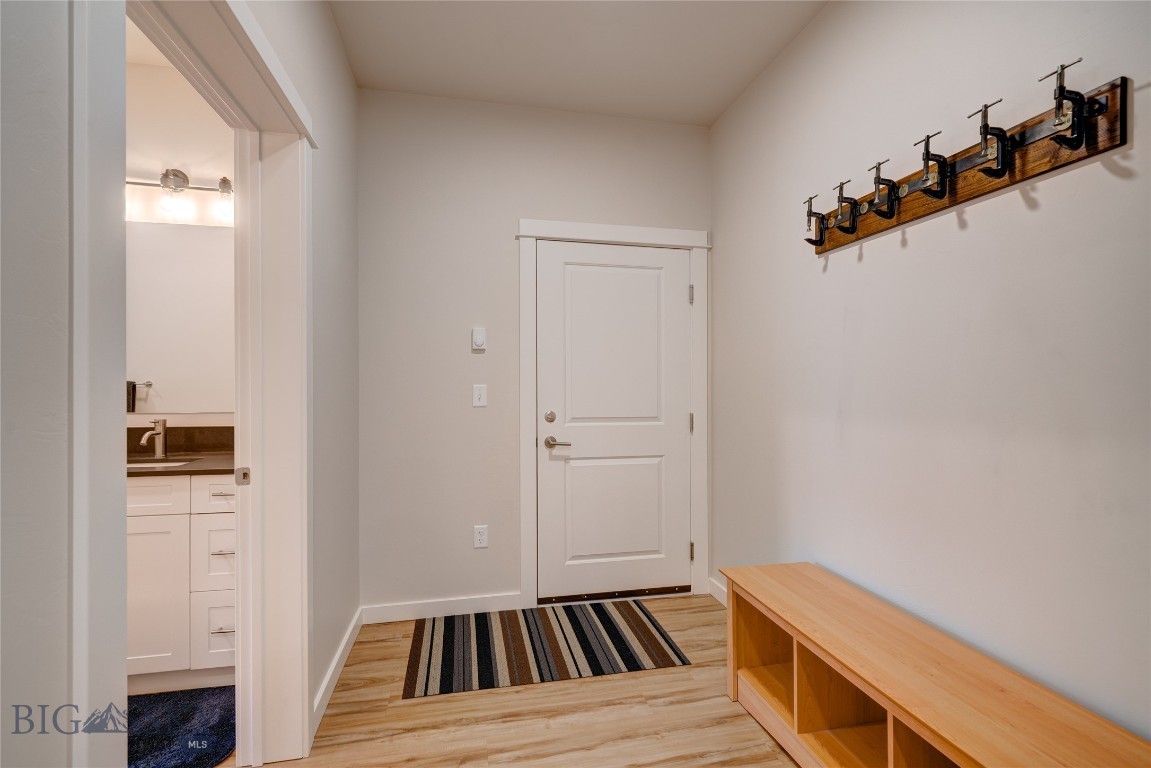 2222B Willow Drive 44