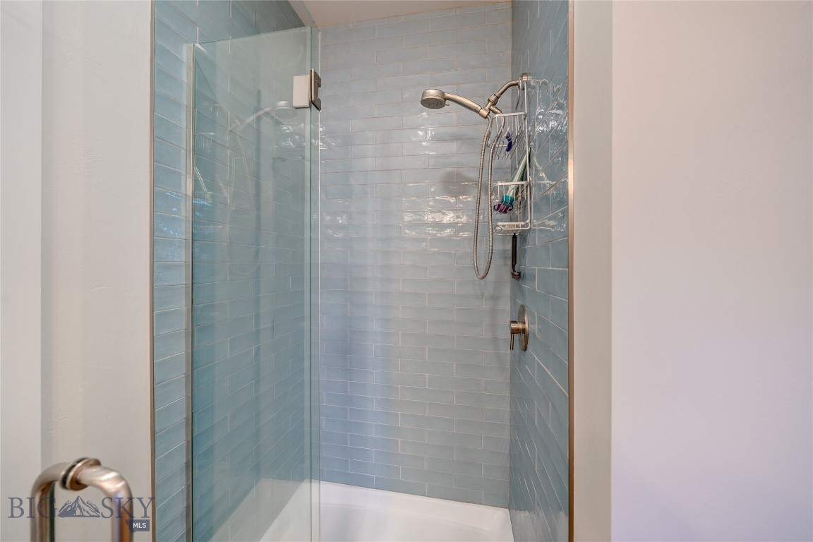 2222B Willow Drive 44