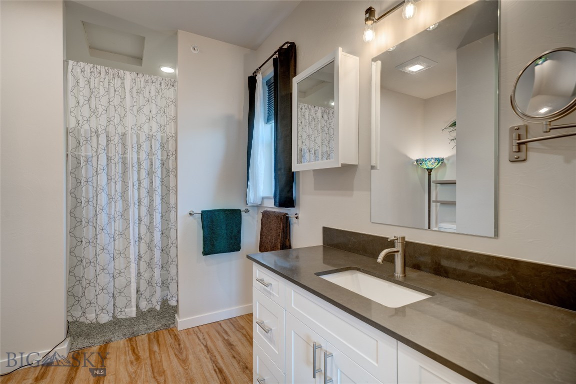 2222B Willow Drive 44