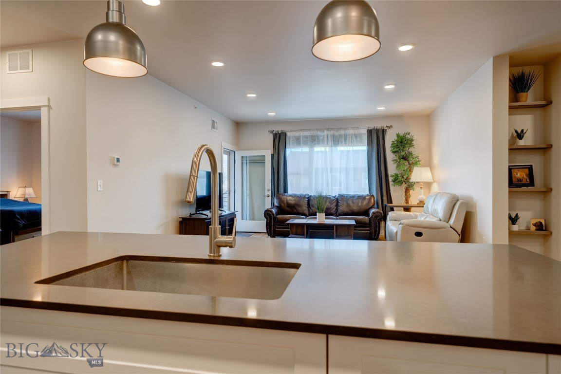 2222B Willow Drive 44