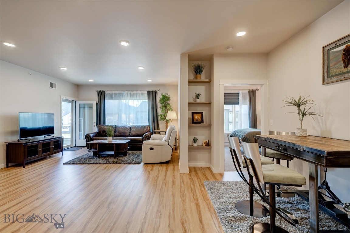 2222B Willow Drive 44