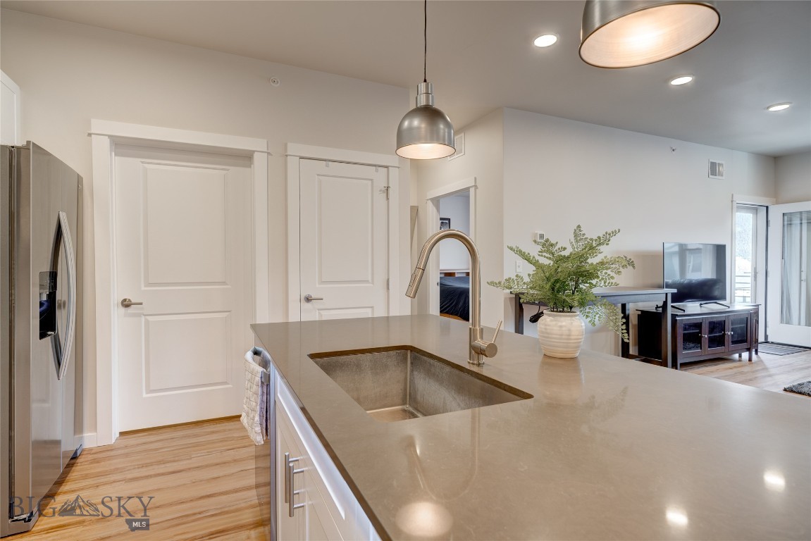 2222B Willow Drive 44