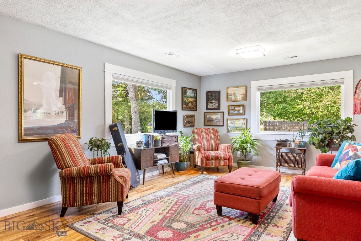 2 Harris Place
