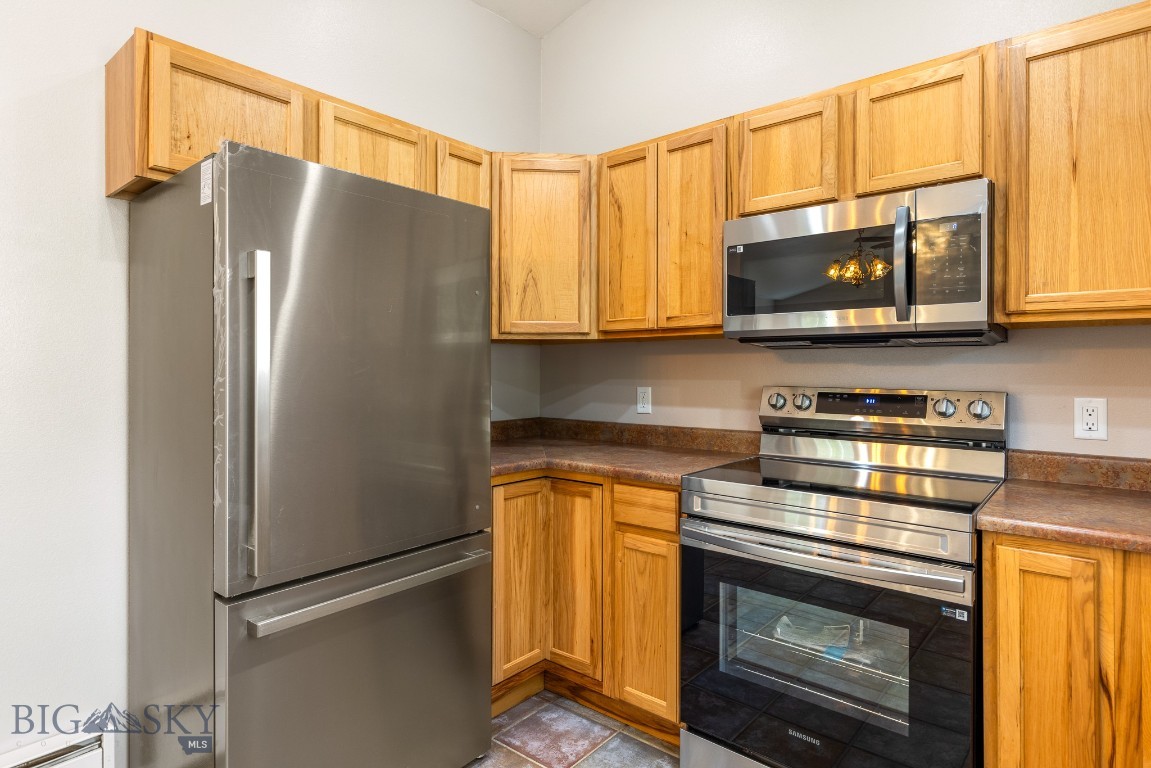 1202 Wineglass Court C