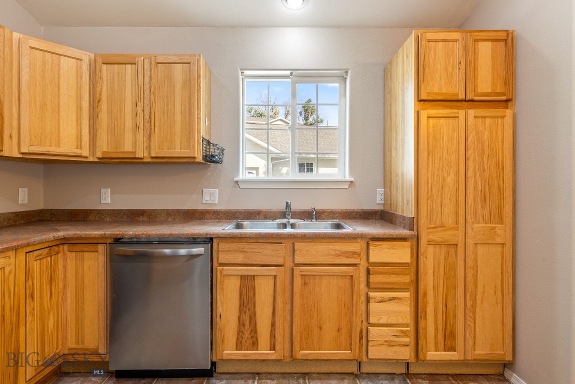 1202 Wineglass Court C