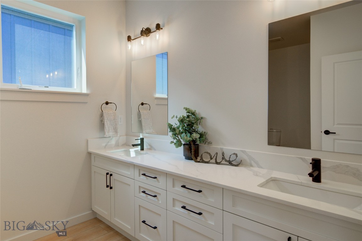 901 Scenic Trail 17