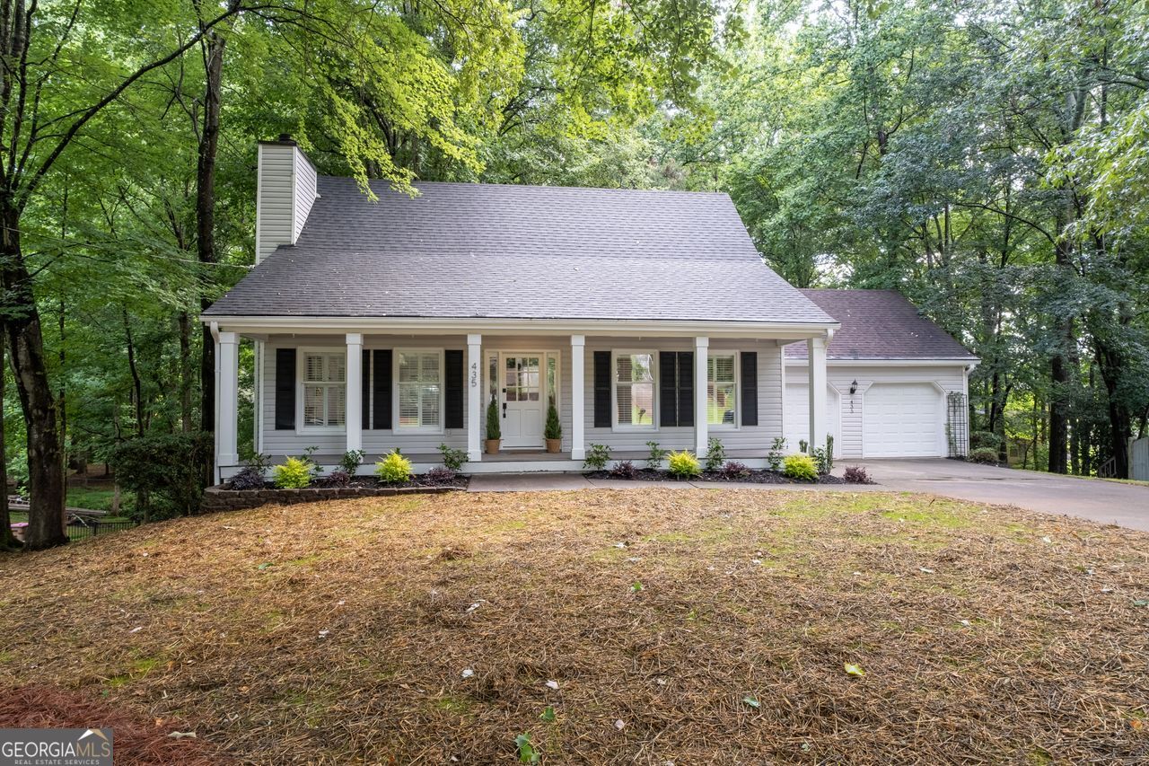 435 SPRUCE Court