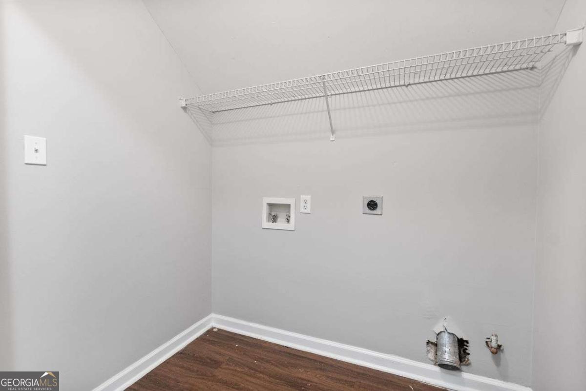 680 SOMERSET VALE Drive