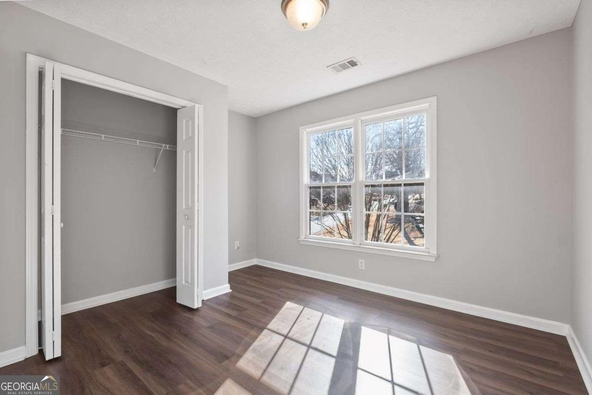 680 SOMERSET VALE Drive