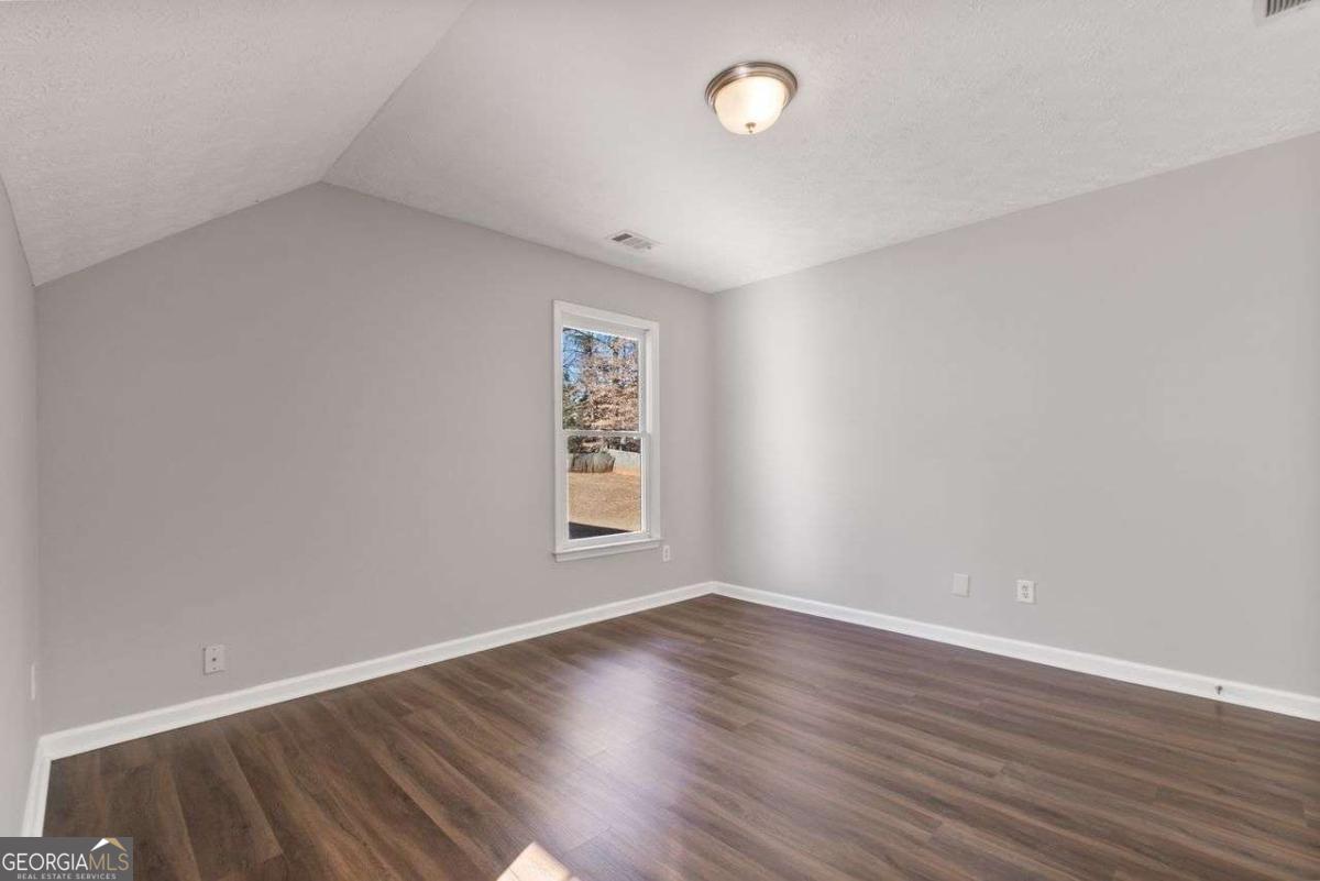 680 SOMERSET VALE Drive