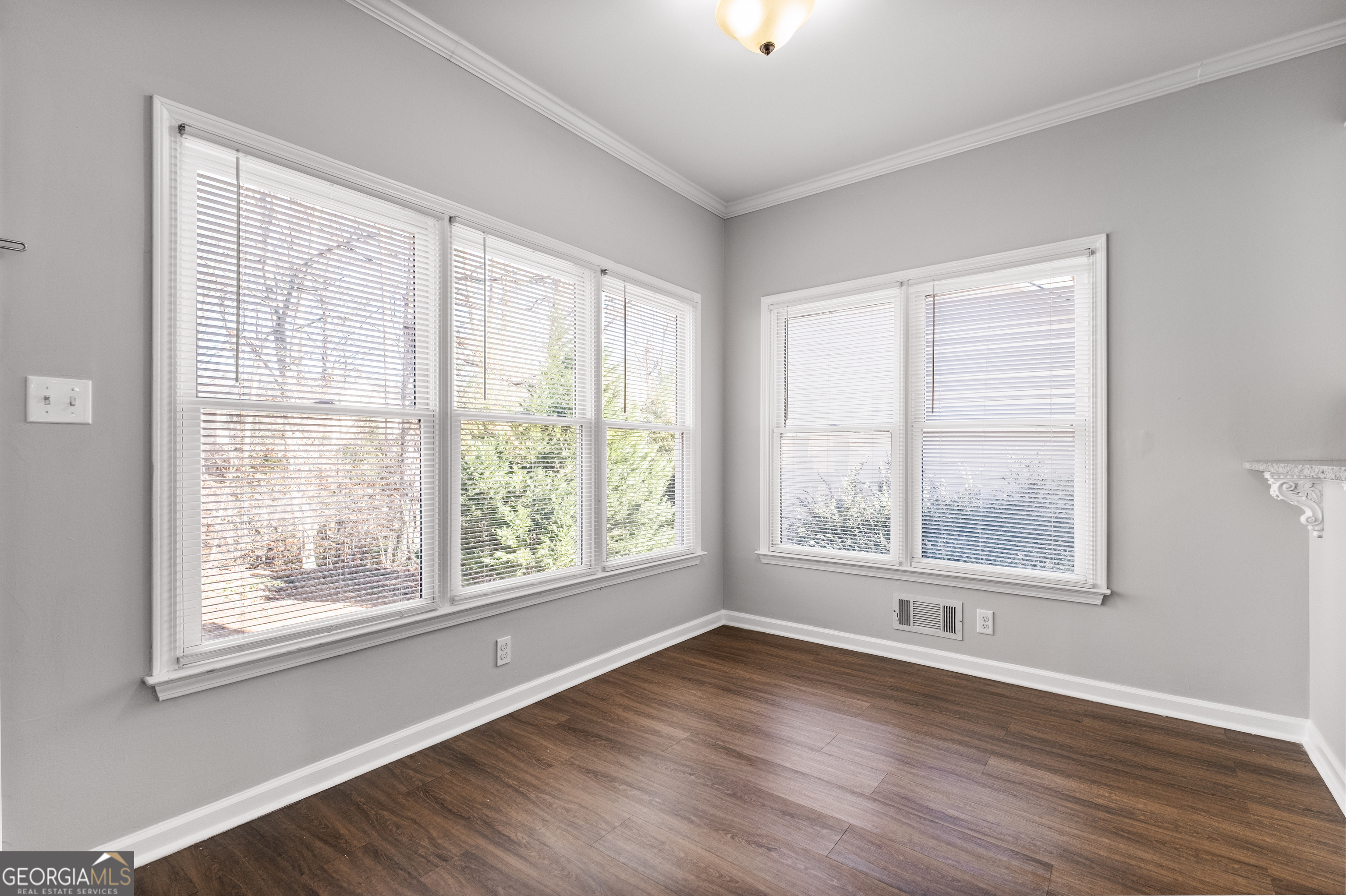 680 SOMERSET VALE Drive