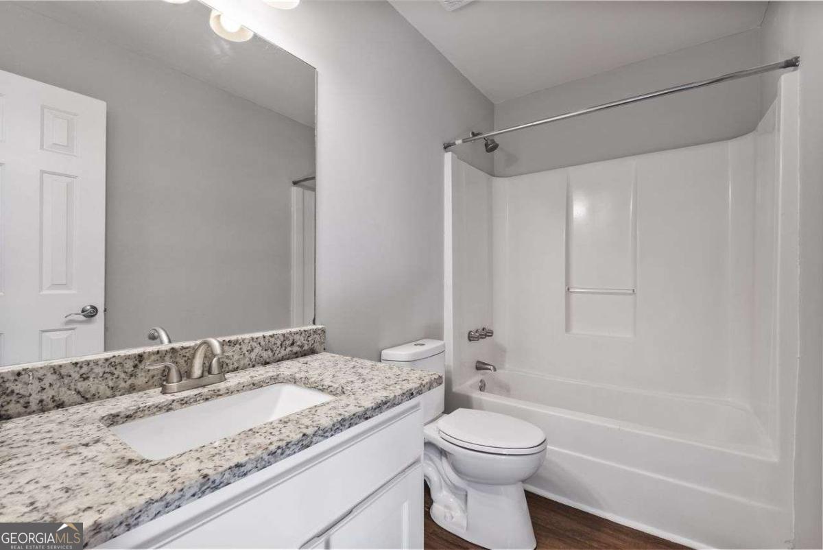 680 SOMERSET VALE Drive