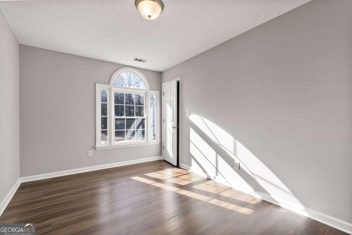 680 SOMERSET VALE Drive