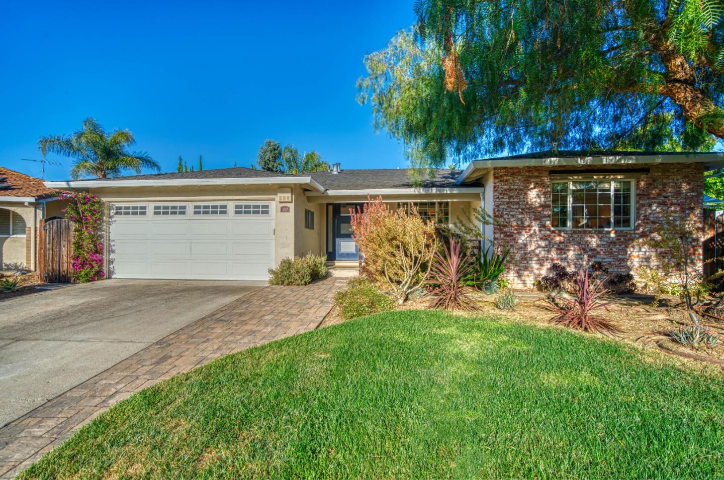 1668 Hyde CT