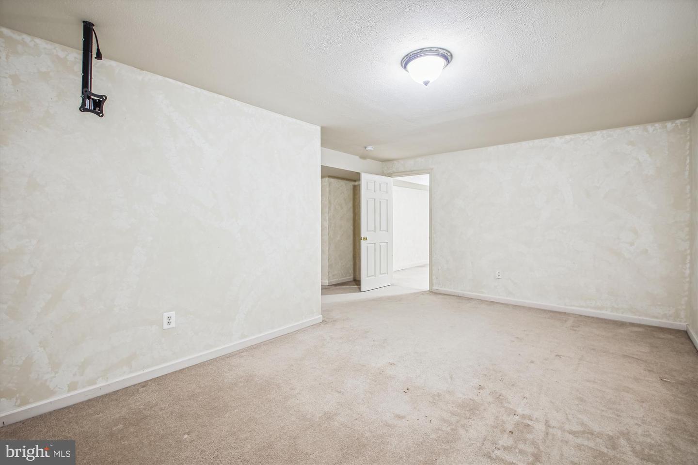 2420 Hightee COURT