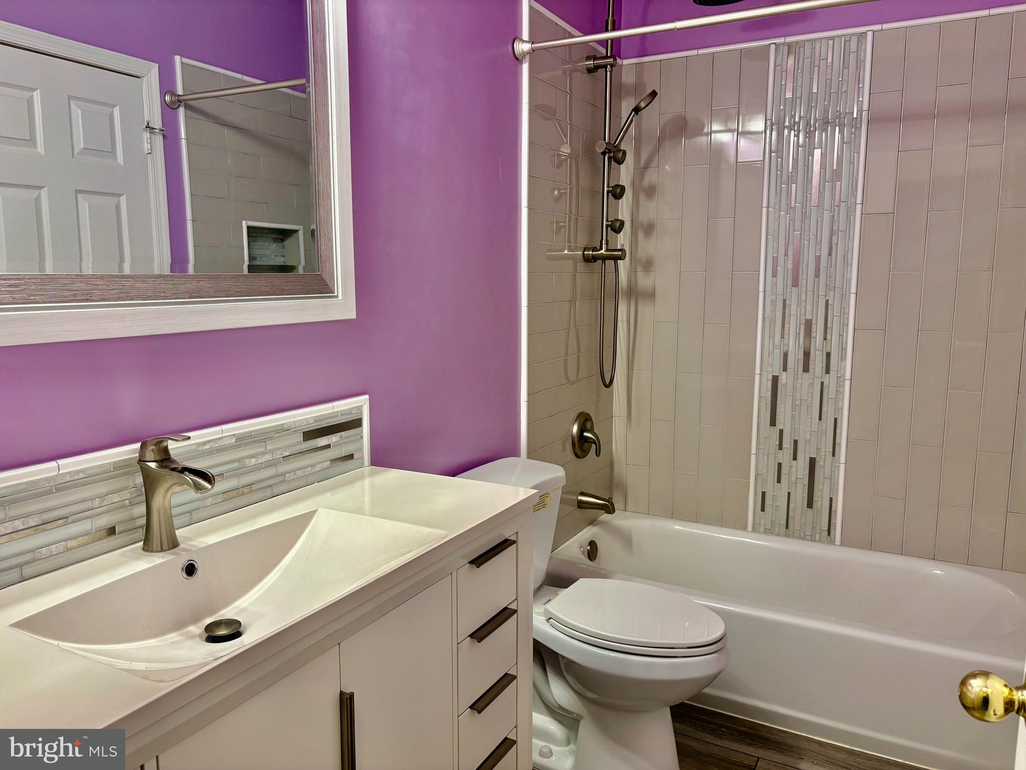 606 MOONGLOW ROAD 103