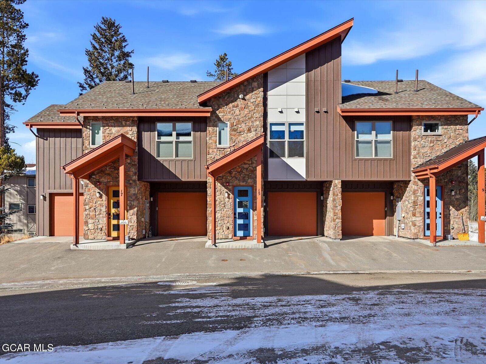 15 ADVENTURE Avenue