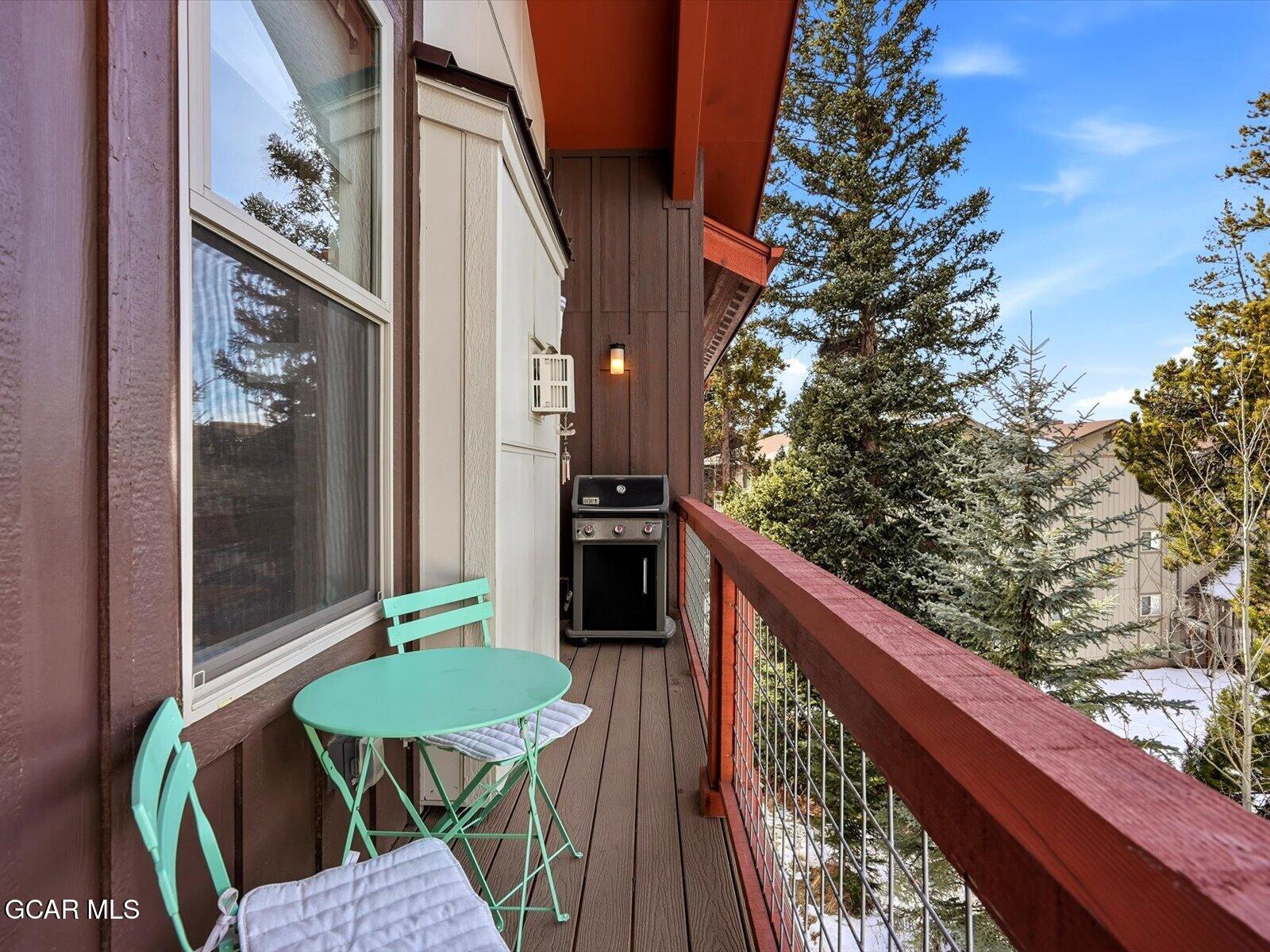 15 ADVENTURE Avenue