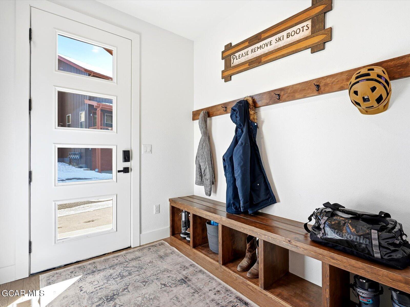 15 ADVENTURE Avenue