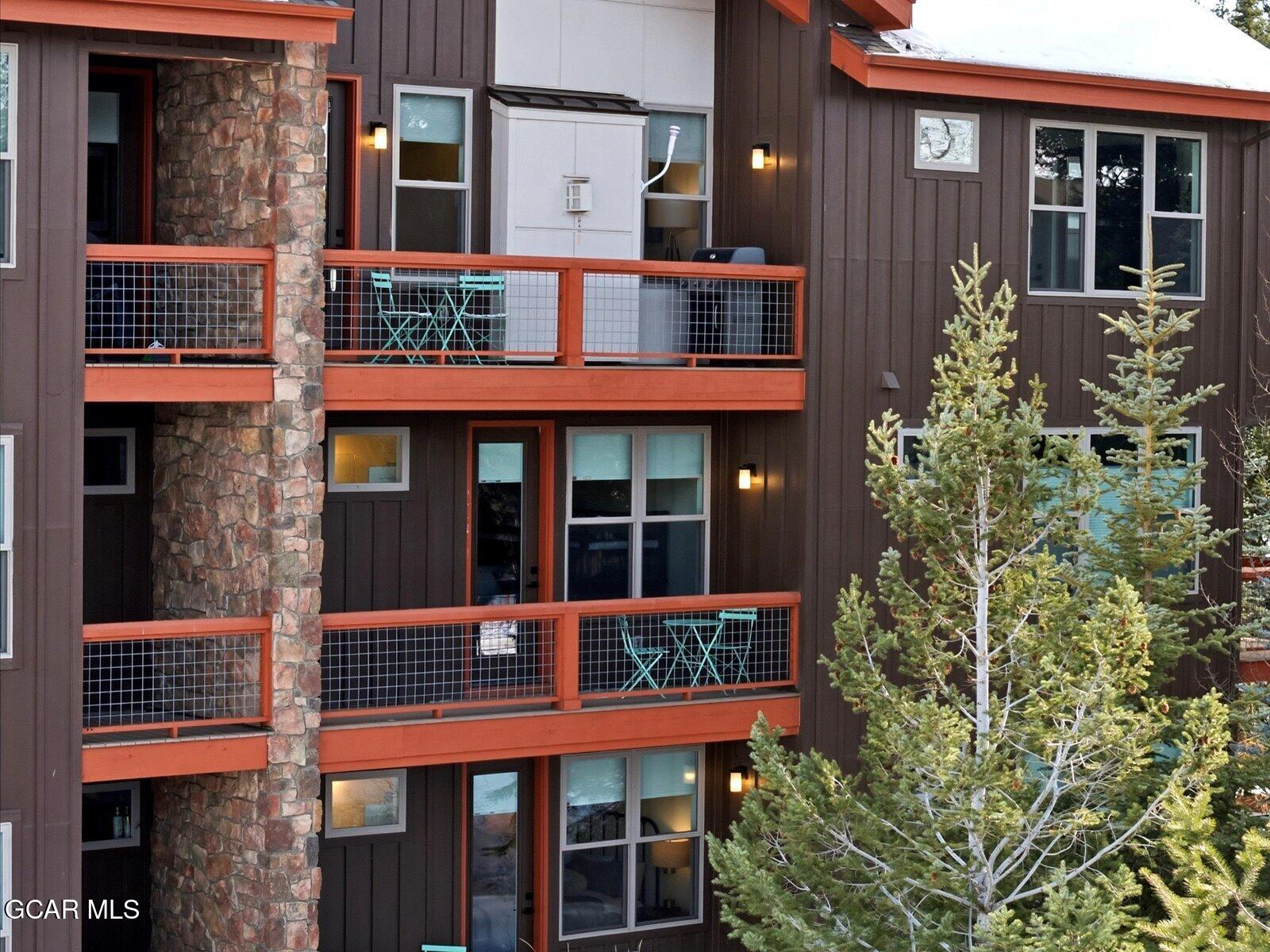 15 ADVENTURE Avenue