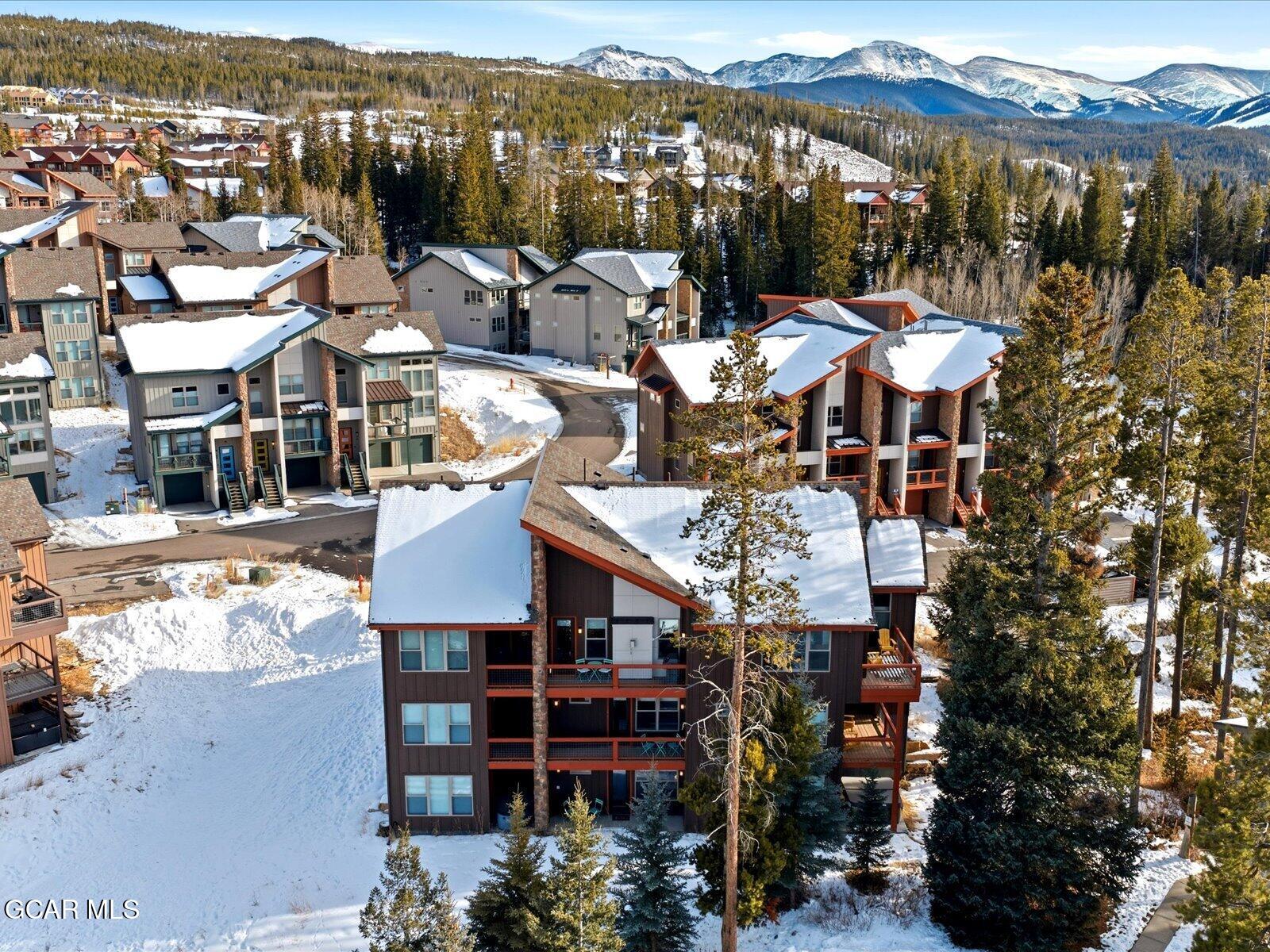 15 ADVENTURE Avenue