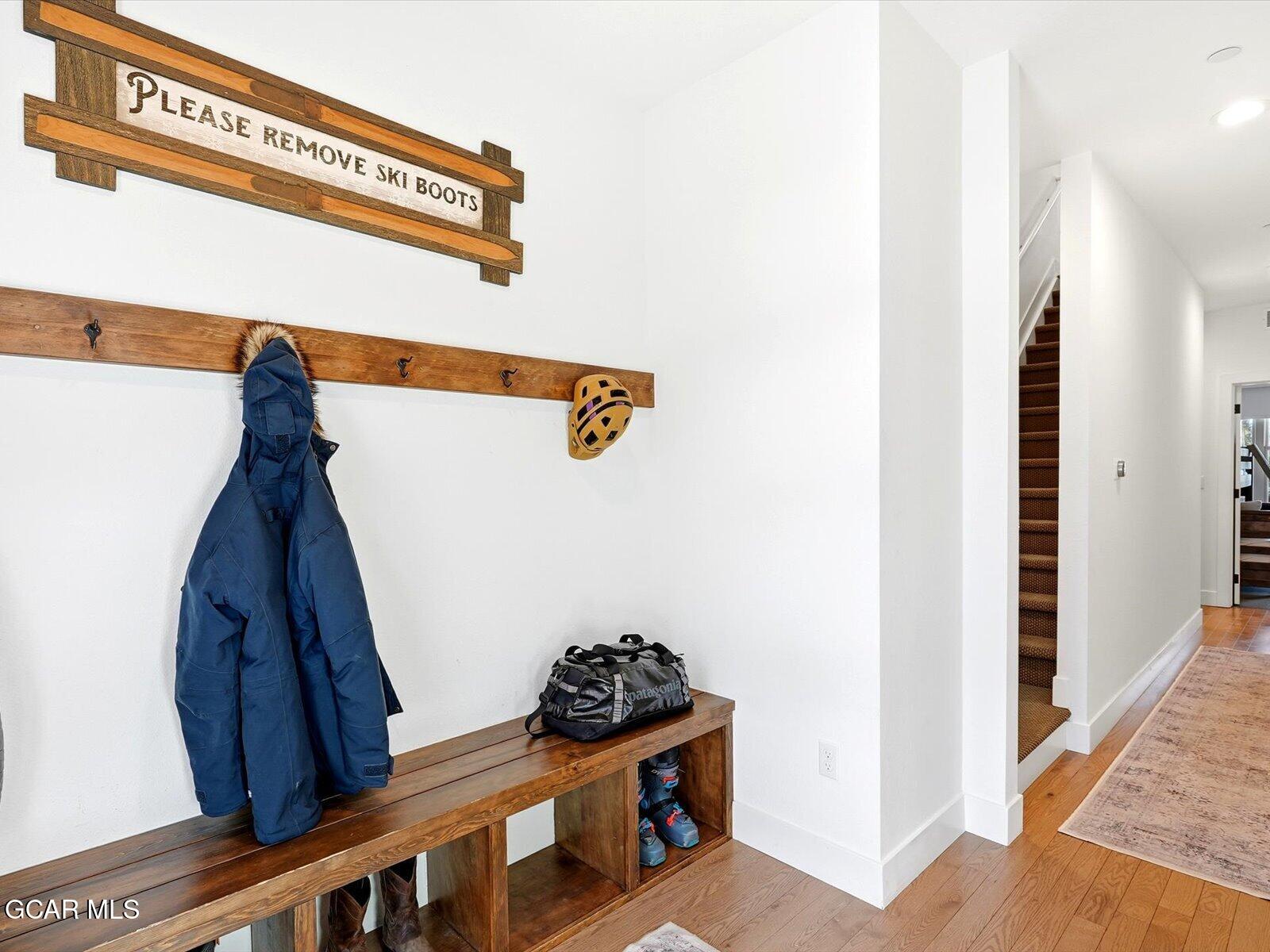 15 ADVENTURE Avenue