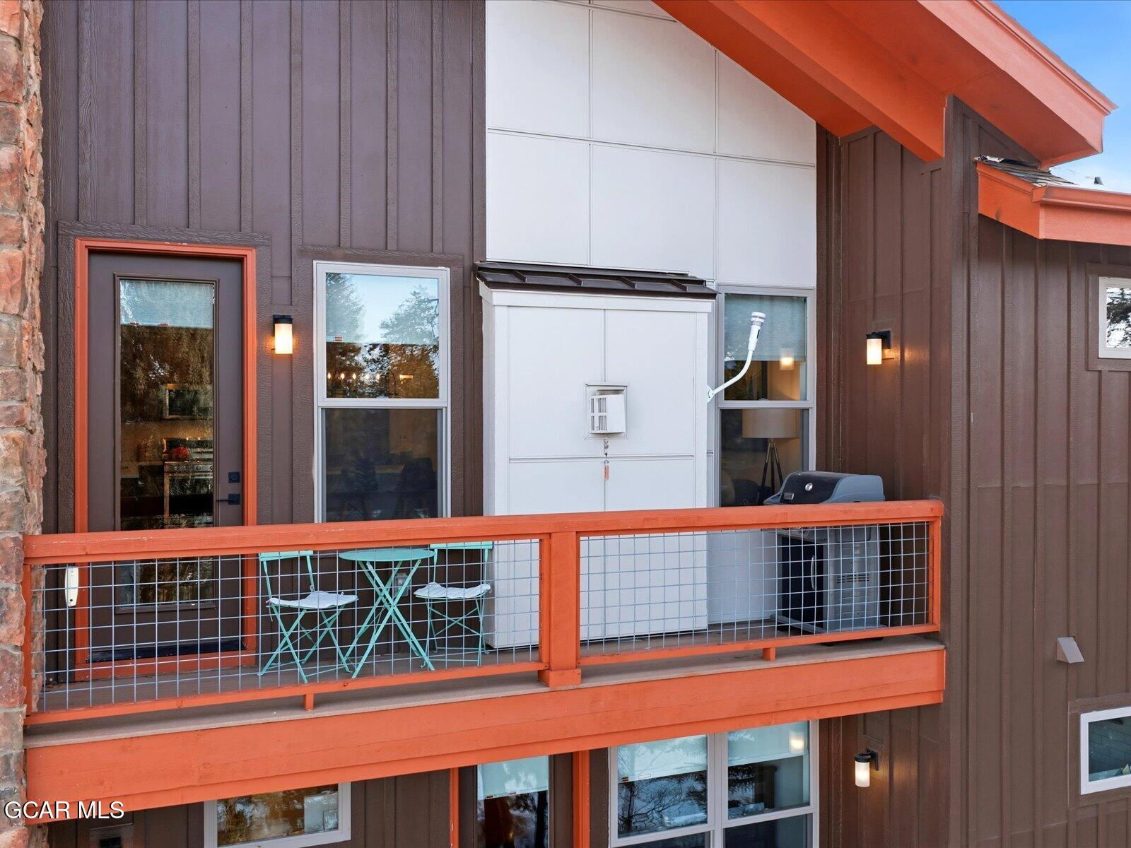 15 ADVENTURE Avenue