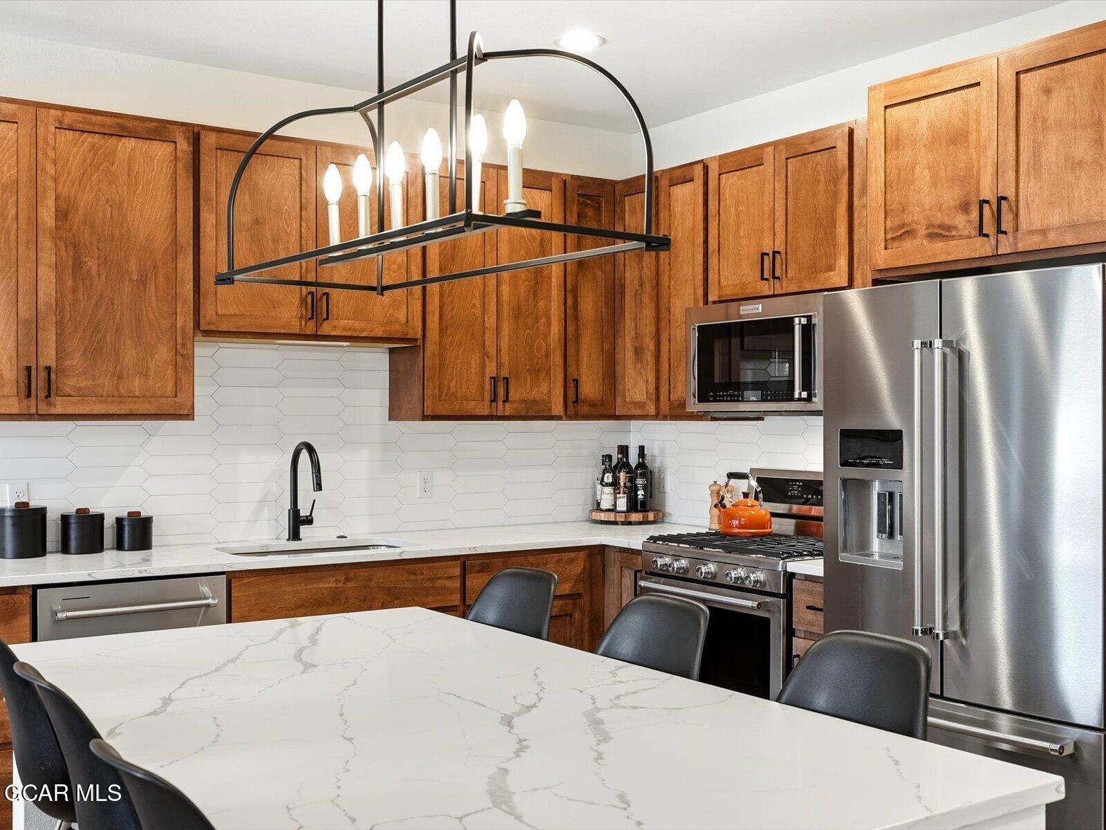 15 ADVENTURE Avenue