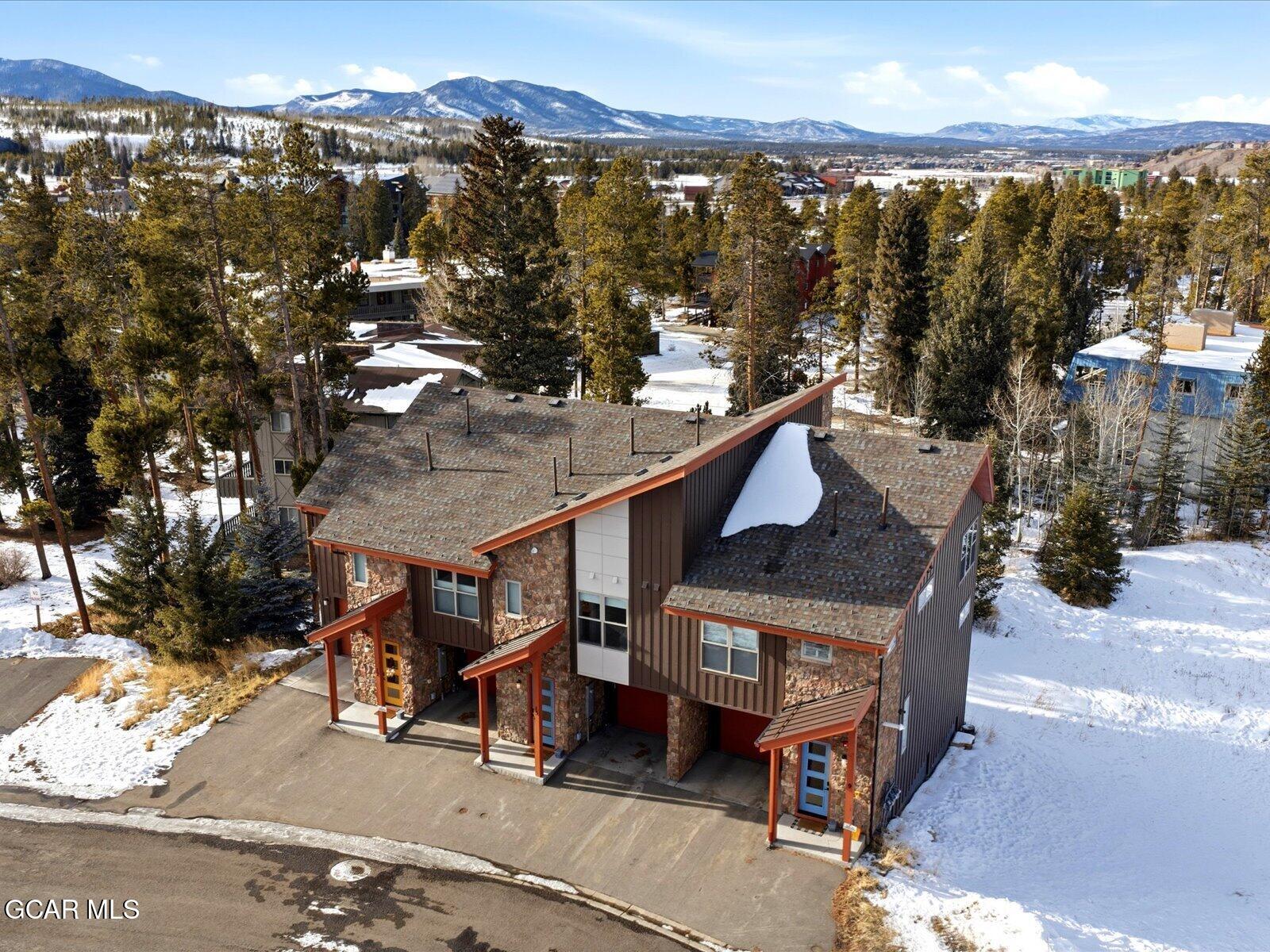 15 ADVENTURE Avenue