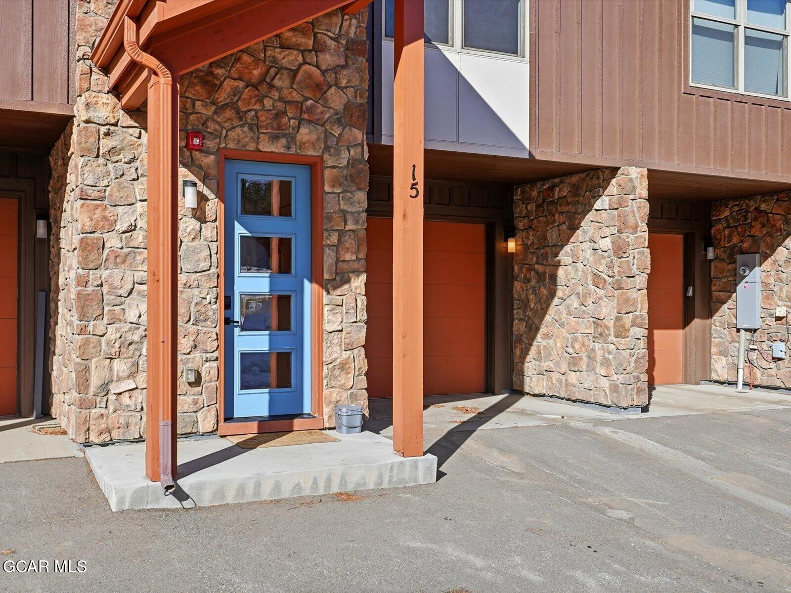 15 ADVENTURE Avenue