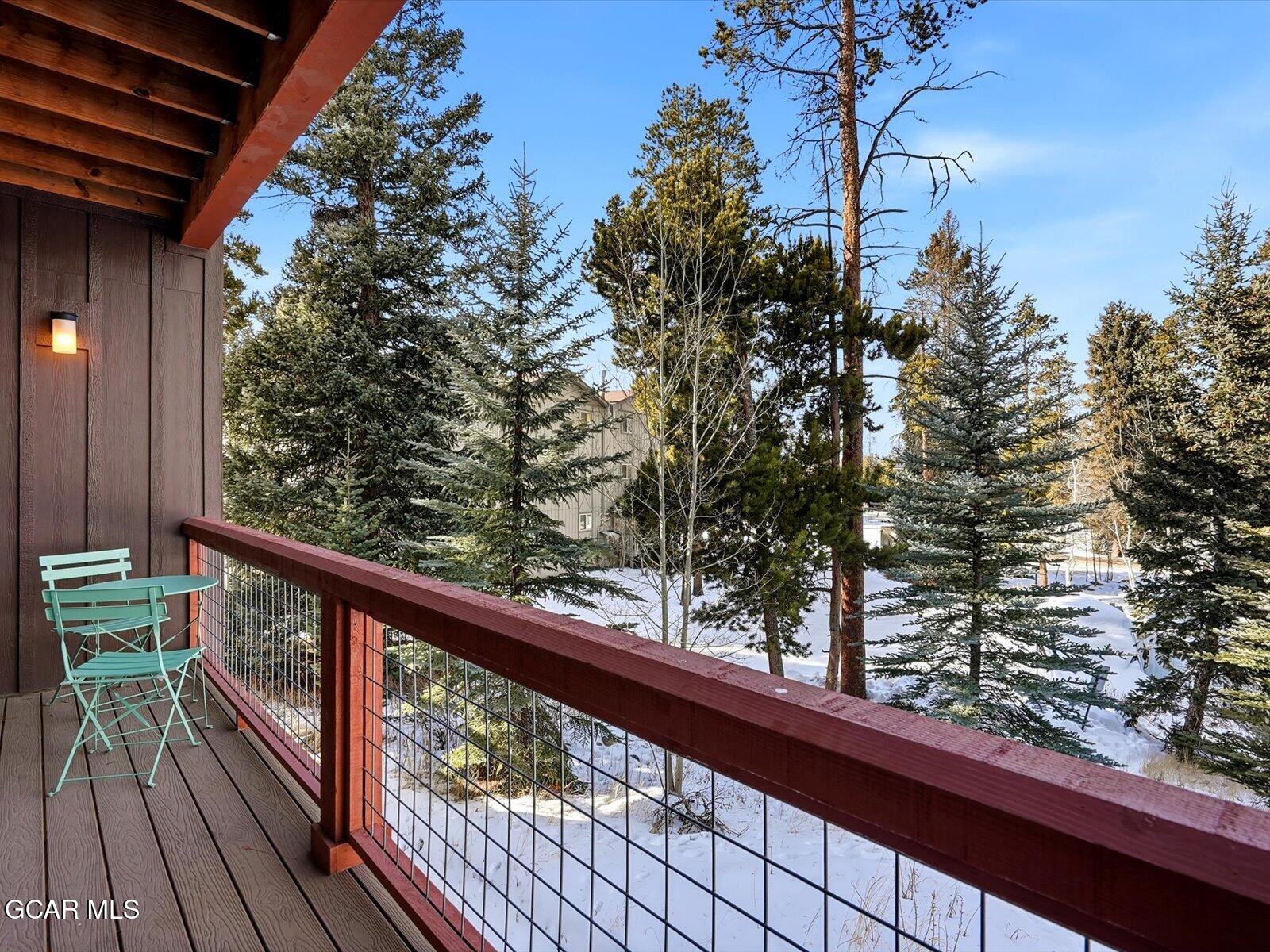 15 ADVENTURE Avenue