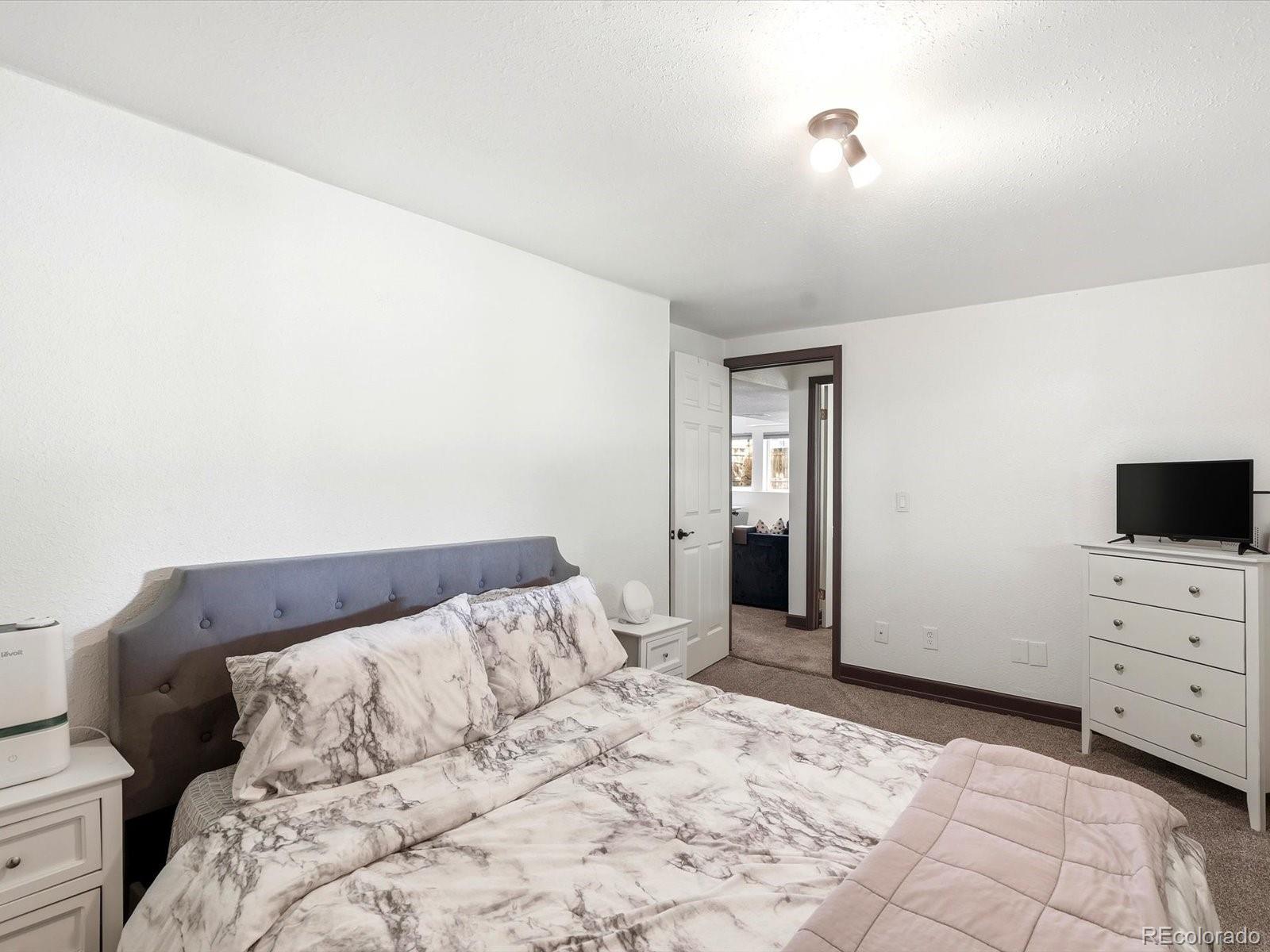 8016 S Vine Way
