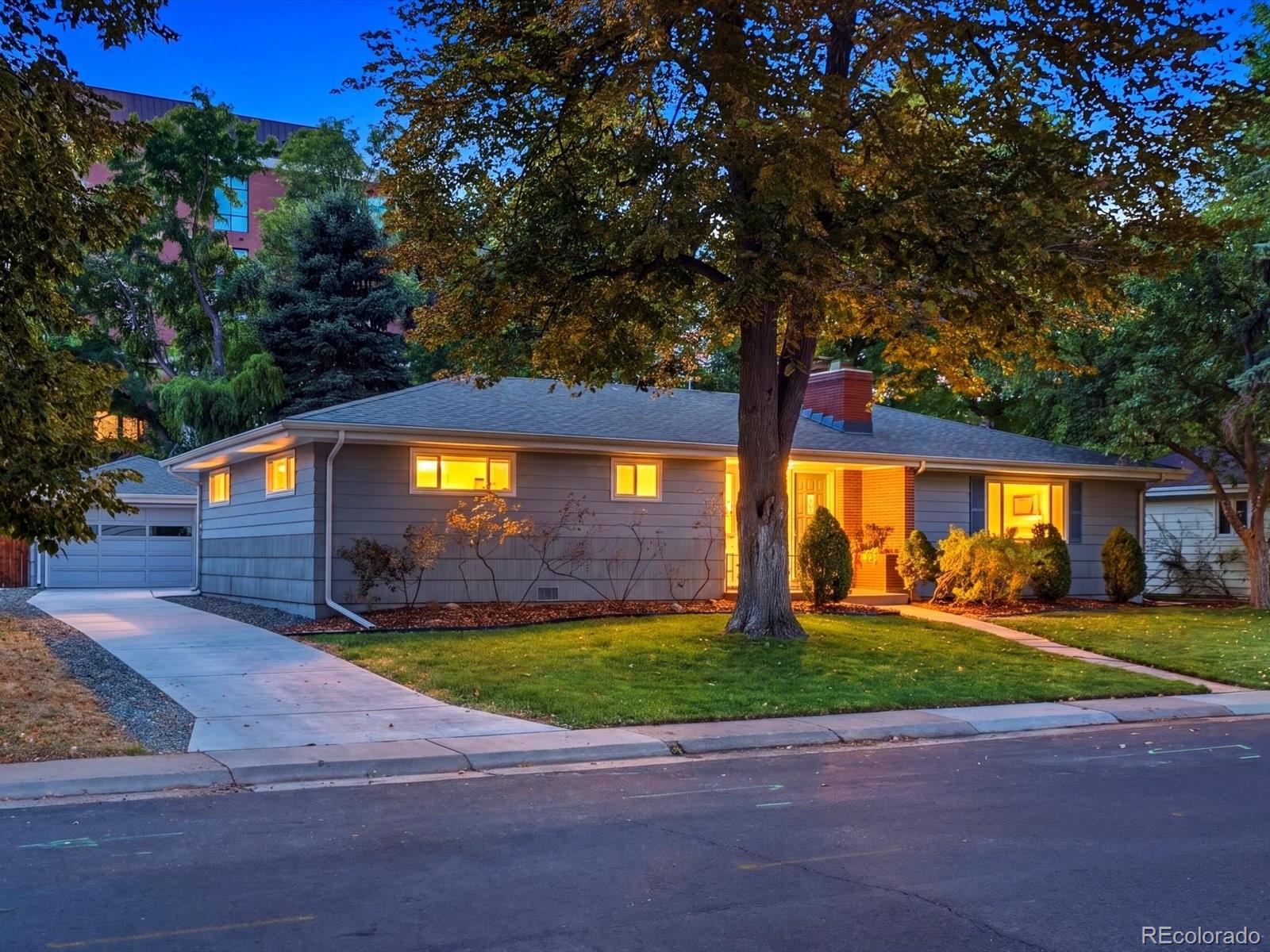 2338 E Floyd Place