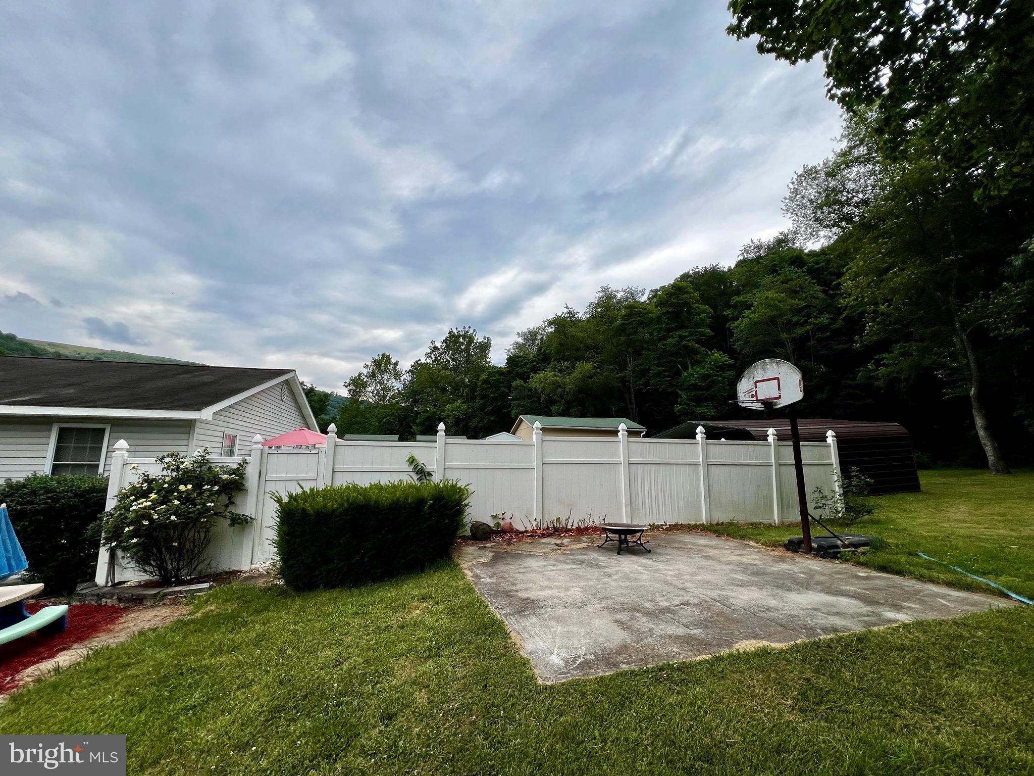 20413 Lower Georges Creek Rd SW
