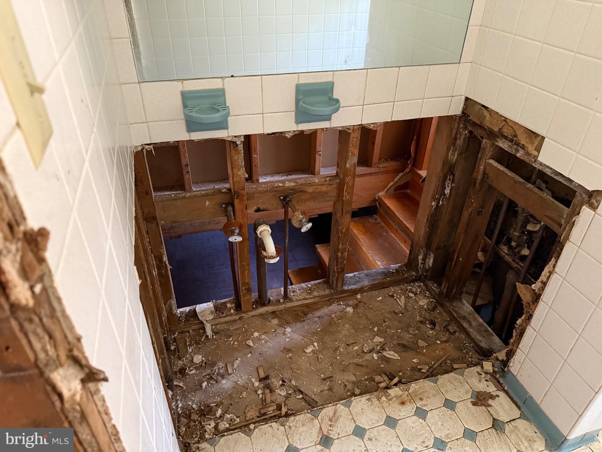 18425 TAKOMA DRIVE SW