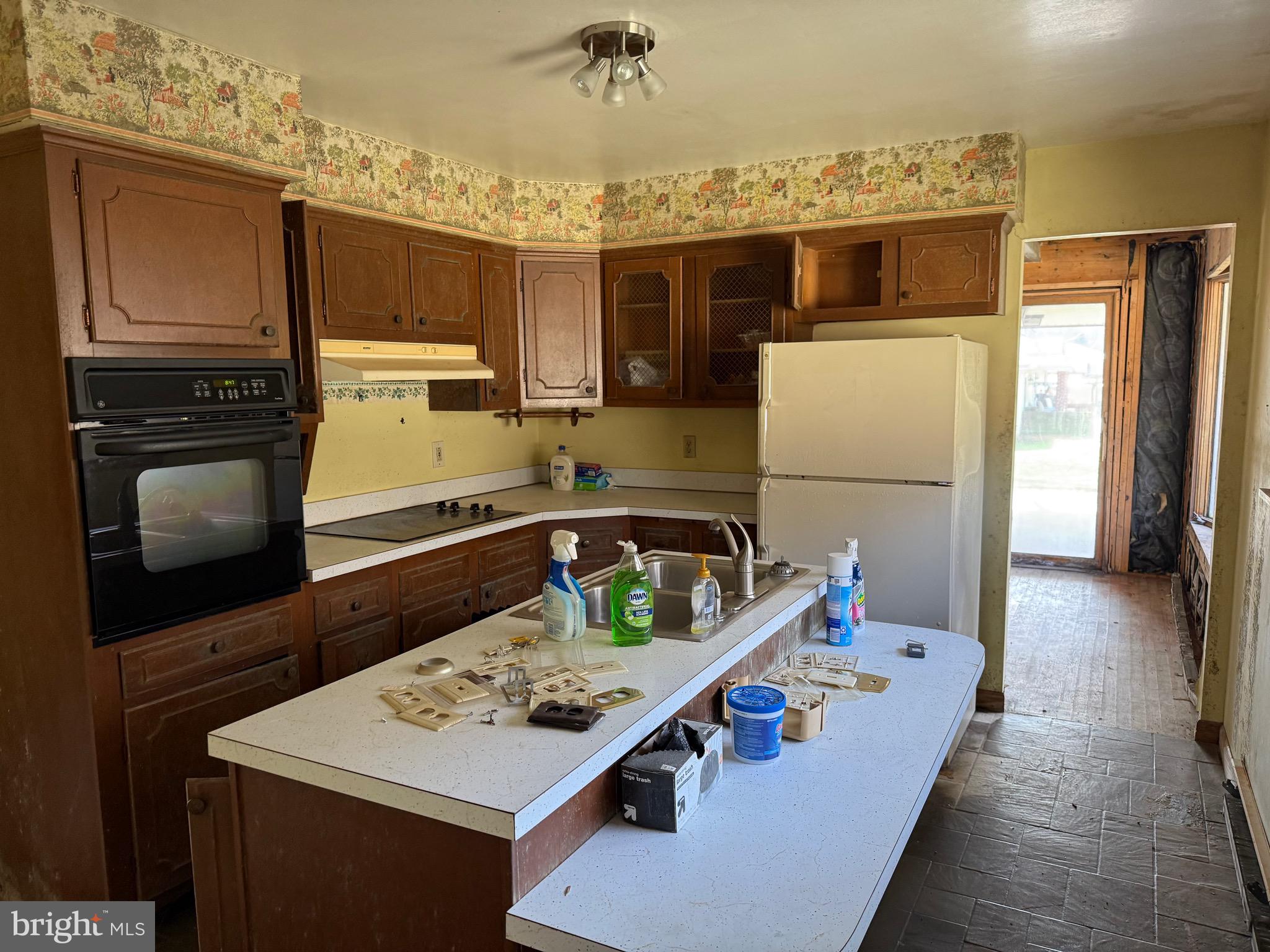 18425 TAKOMA DRIVE SW