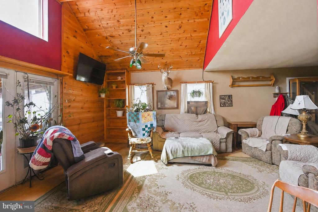 14700 MARTINS MOUNTAIN LANE