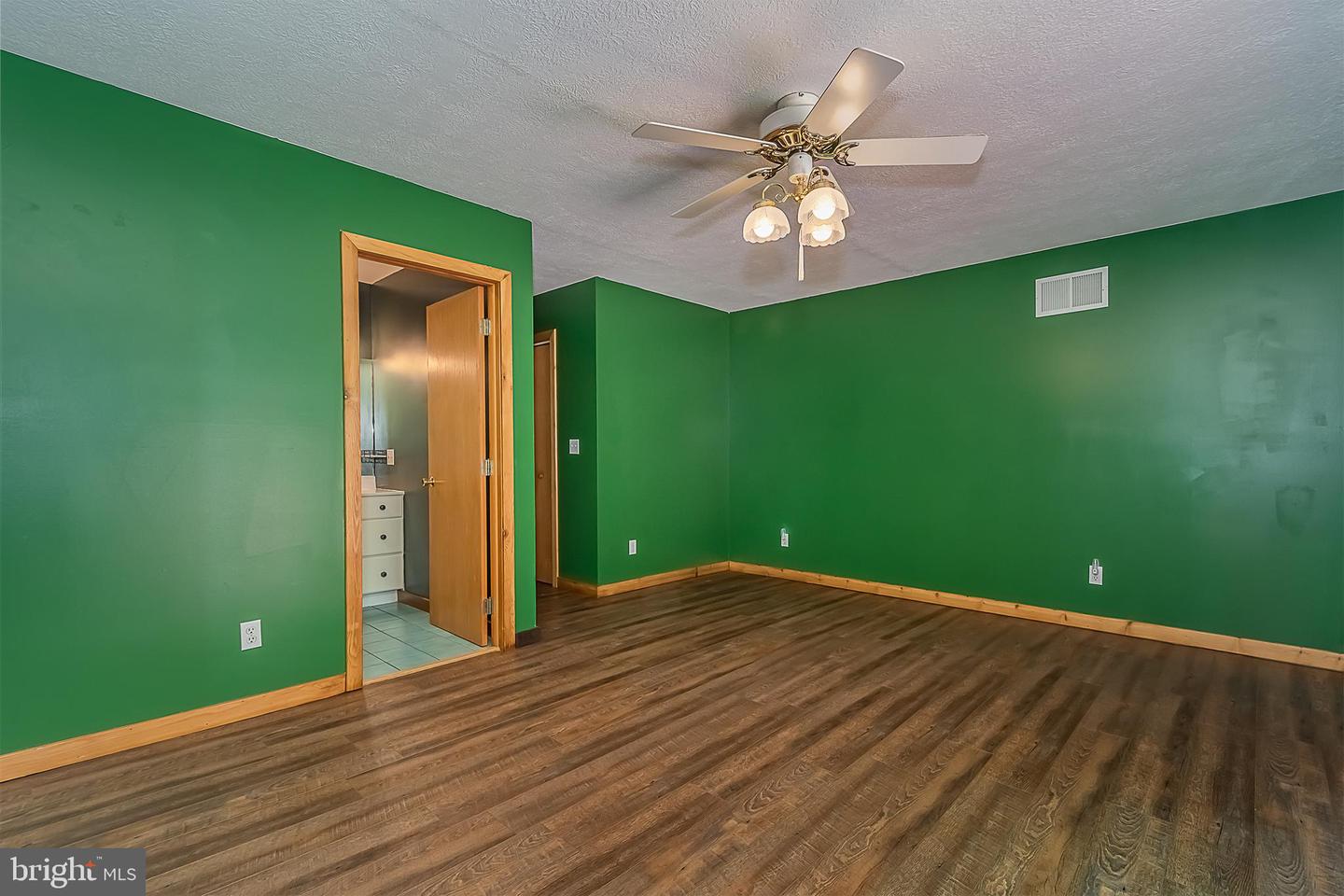 223 Wooded Ridge Rd