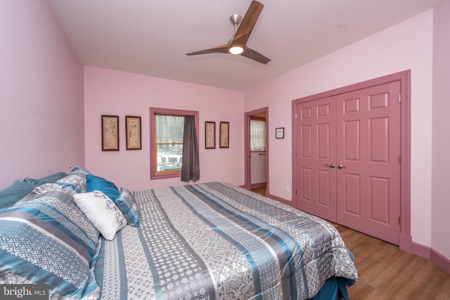 96 Glendale Woods Rd