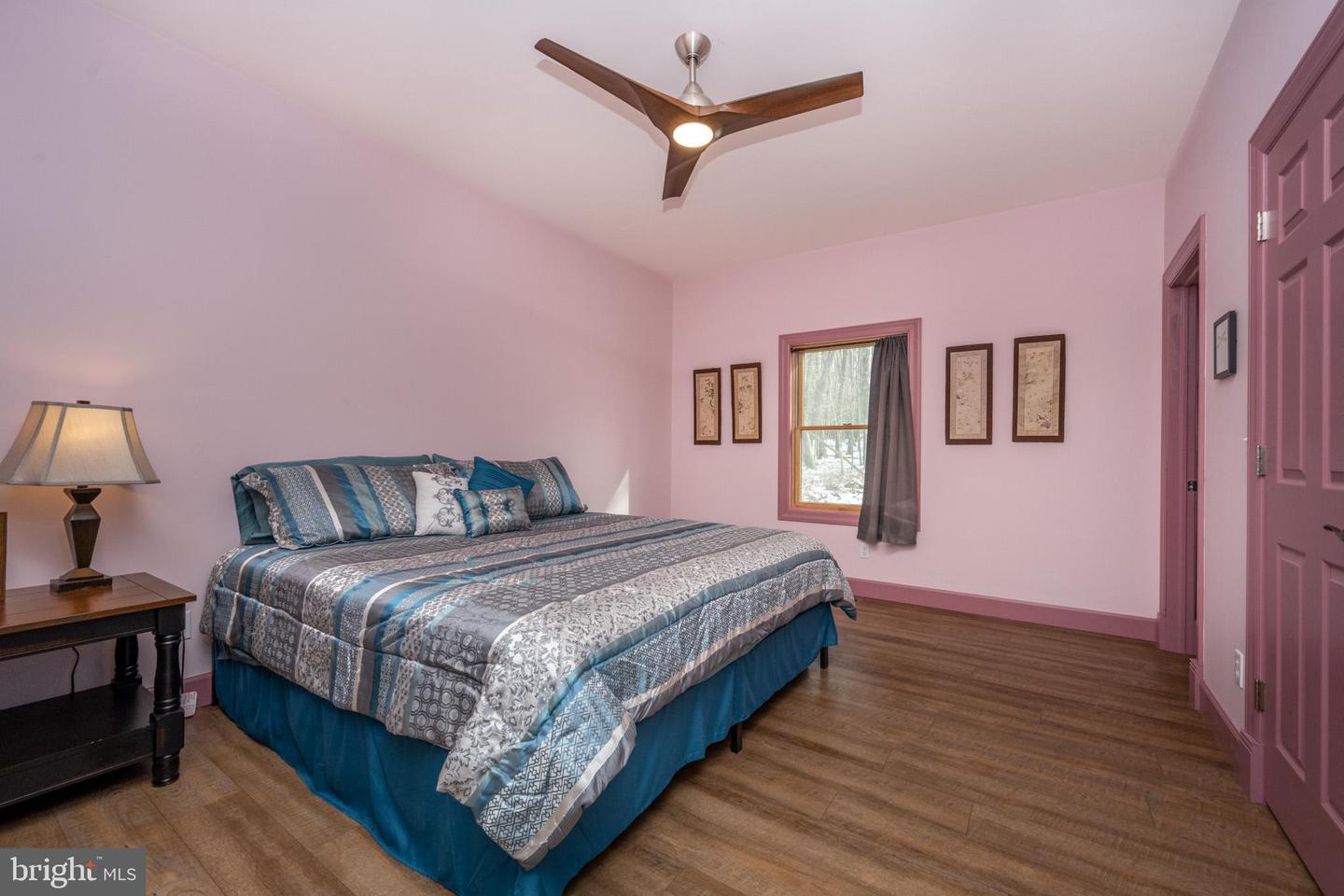 96 Glendale Woods Rd