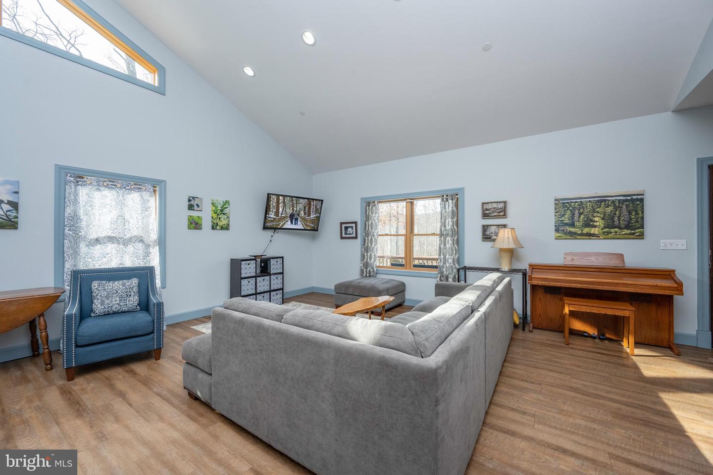 96 Glendale Woods Rd