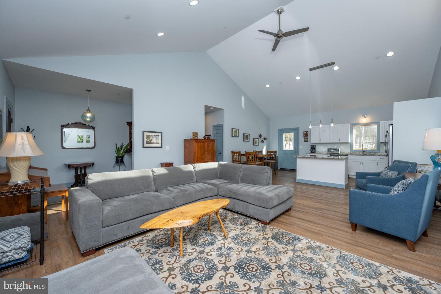 96 Glendale Woods Rd