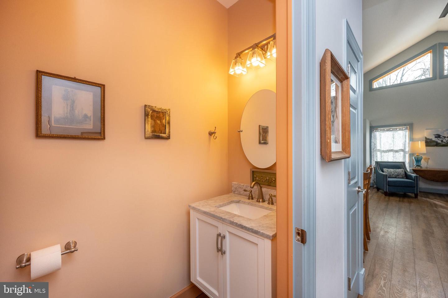 96 Glendale Woods Rd