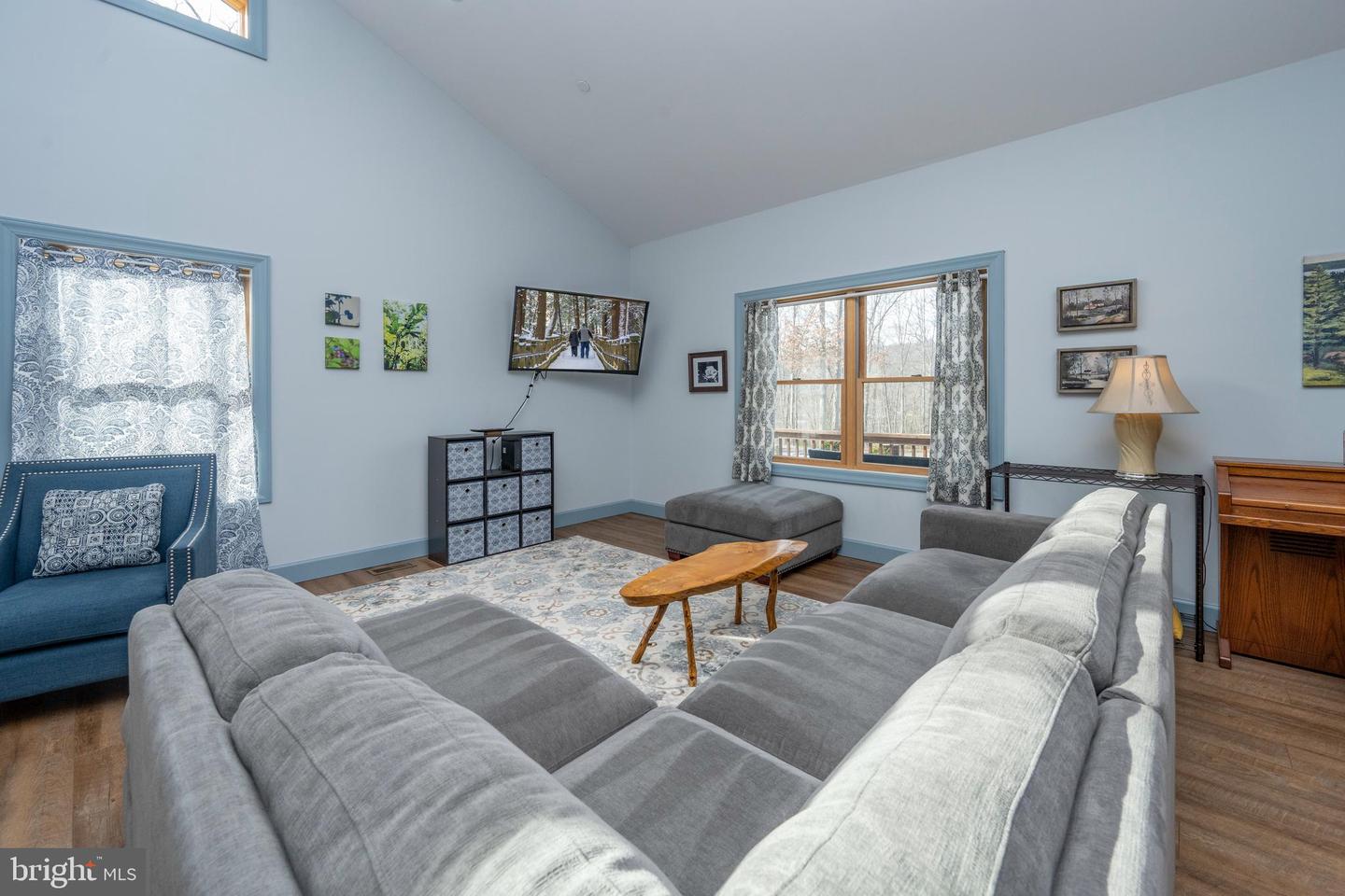 96 Glendale Woods Rd