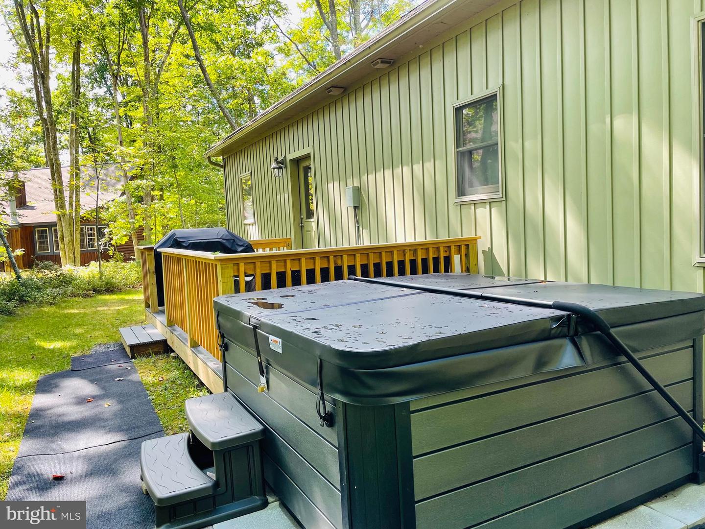 96 Glendale Woods Rd