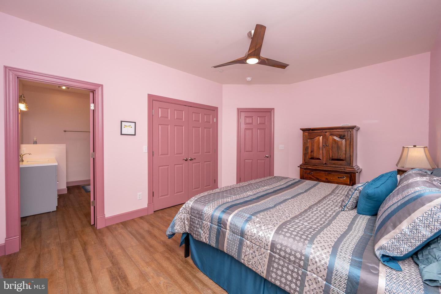 96 Glendale Woods Rd