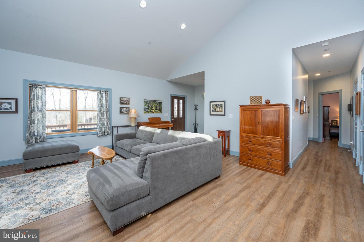 96 Glendale Woods Rd