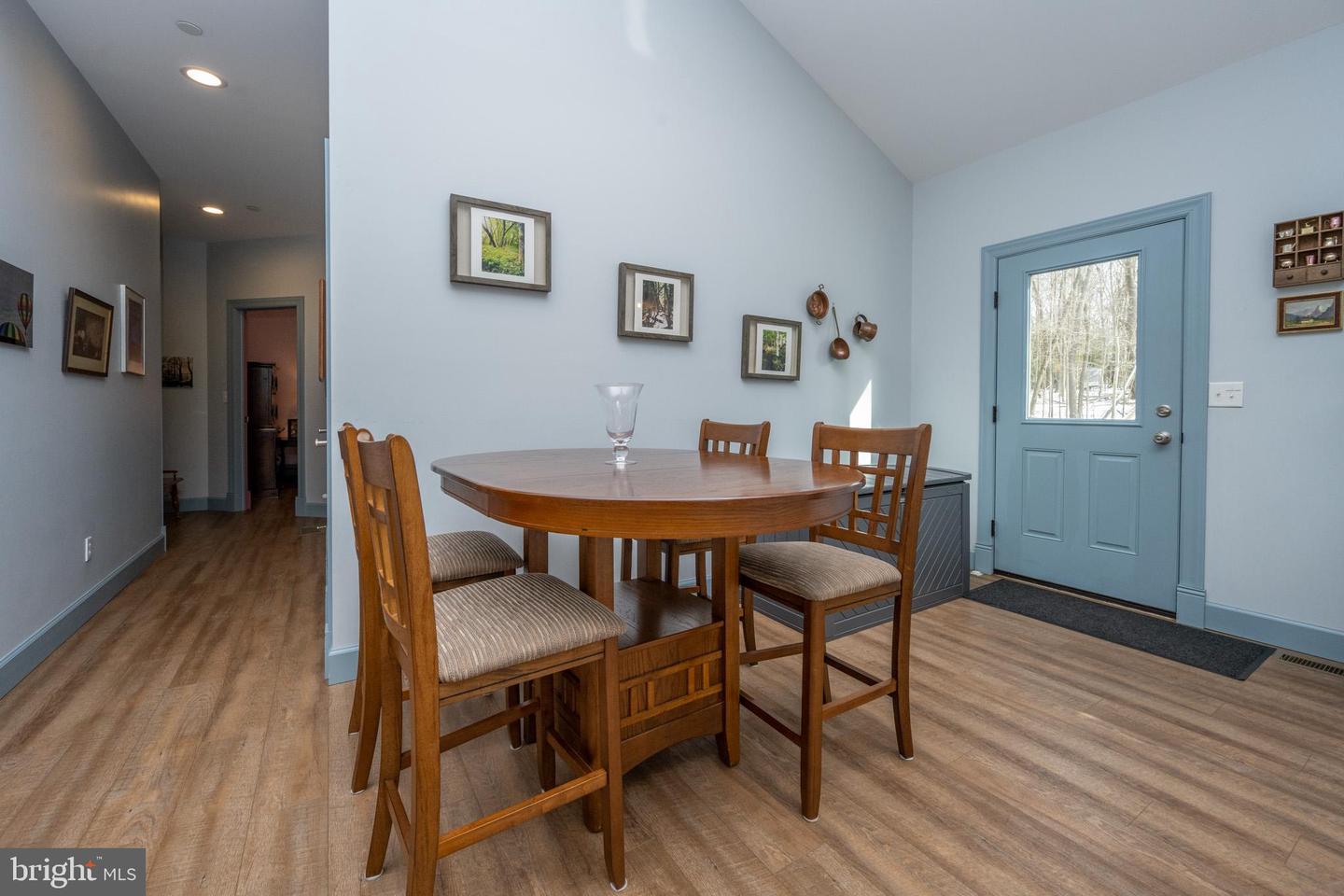 96 Glendale Woods Rd