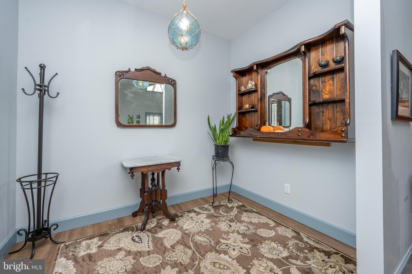 96 Glendale Woods Rd
